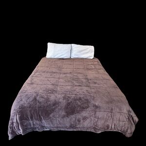 Berkshire Queen Velvet Soft Reverse to Sherpa Comforter Set /Brown